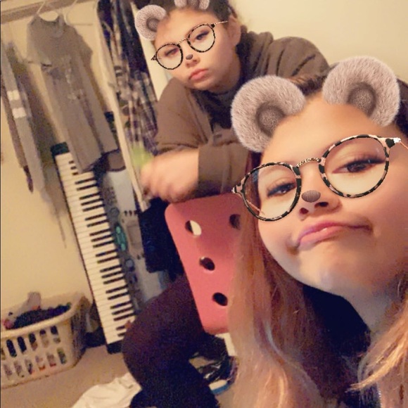 Meet your Posher, Destiny - Picture 3 of 8